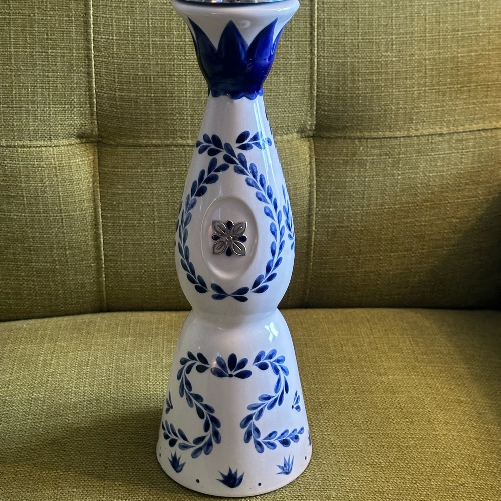 Clase Azul Reposado Empty Tequila Bottle 750ml Hand Painted Decanter
Logo Flow